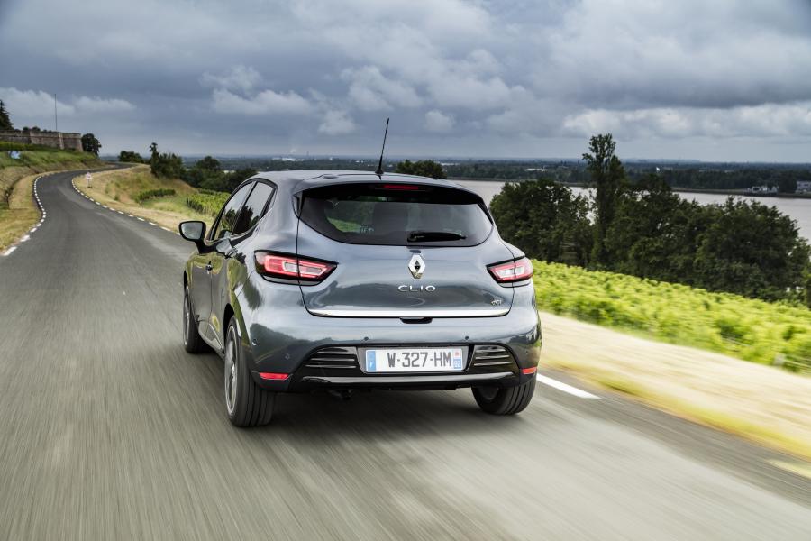  Renault Clio 2016 года  (фото 52 из 80)